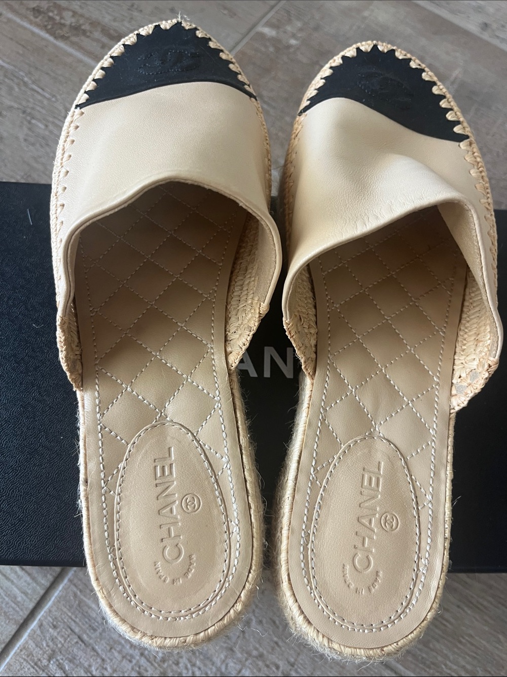 CHANEL Beige Leather Espadrille Mule with Black Cap Toe - Picture 5 of 9